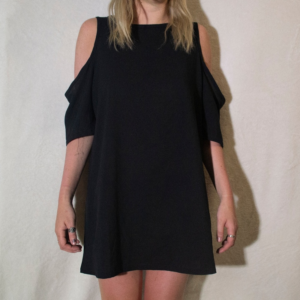 LITTLE BLACK DRESS - Picture 2 of 6